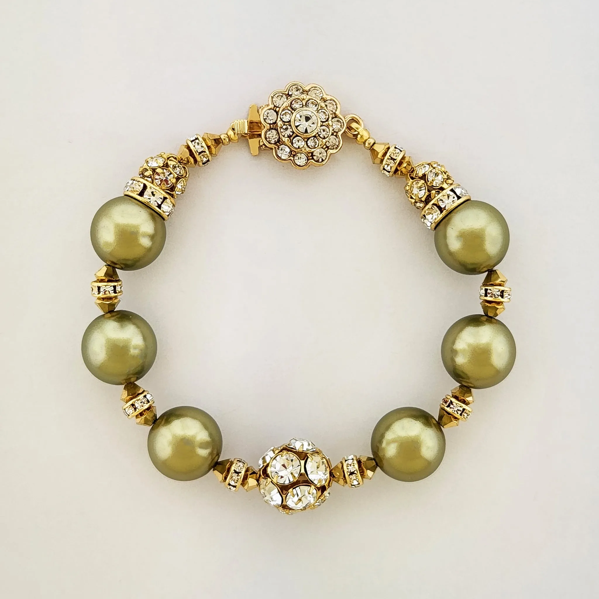 Pearl Bracelet with Crystal Embellishments