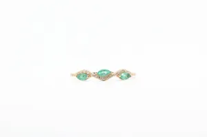 Yellow Gold Emerald Wavy Ring